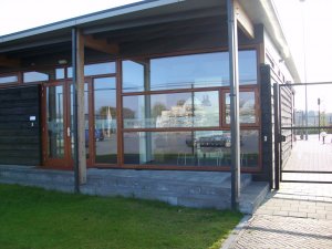 HR++ Climaplus N isolatieglas geleverd en geplaatst Clubhuis "Tennisvereniging Hooglanderveen"