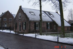 Woonhuis aan de Dorpstraat te Bunschoten.