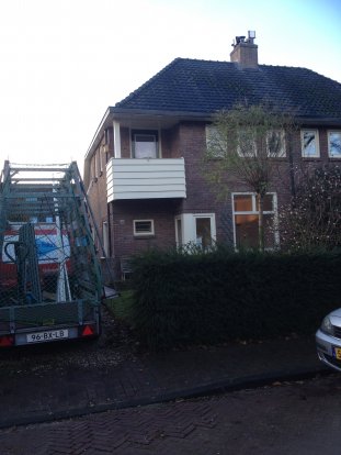 Woning voorzien van Climaplus N HR++ isolatieglas in bestaande ramen, deuren en kozijnen. Tevens diverse ramen voorzien van ventilatierooster type Ducoton 10 aan het Jagerspad 32 te Laren.