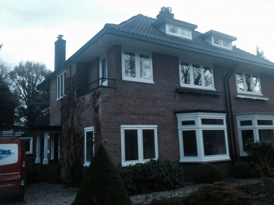 Luxe villa voorzien van Climaplus N isolatieglas en Ducoton 10 ventilatieroosters te Zeist.