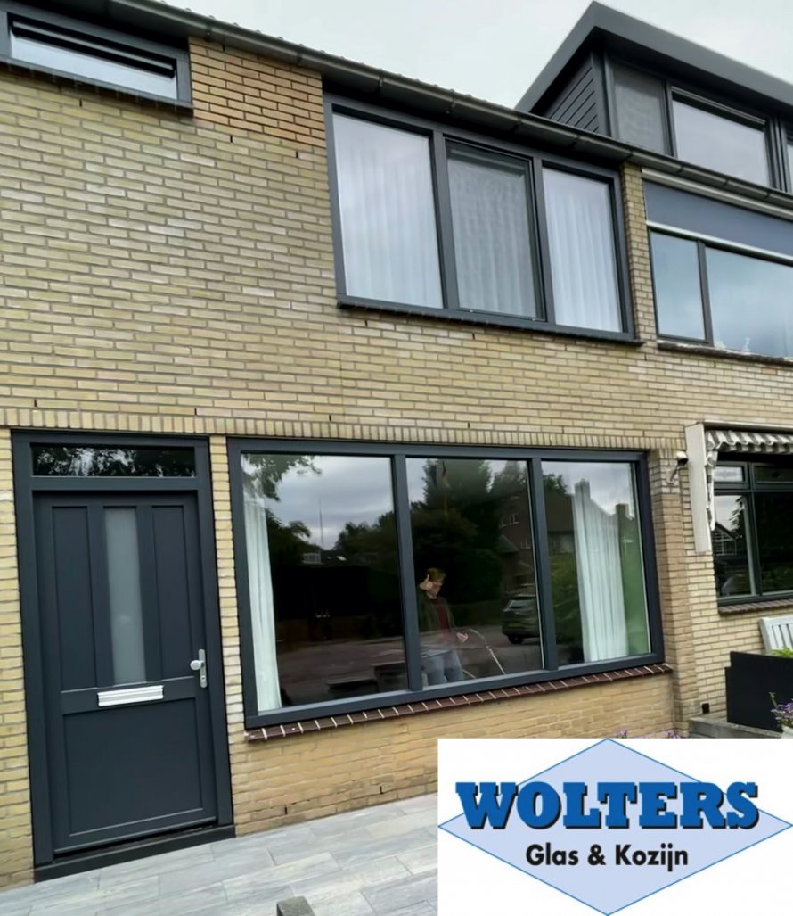 Woning te Bunschoten voorzien van Gealan S9000 kunststof kozijnen met HR++ glas